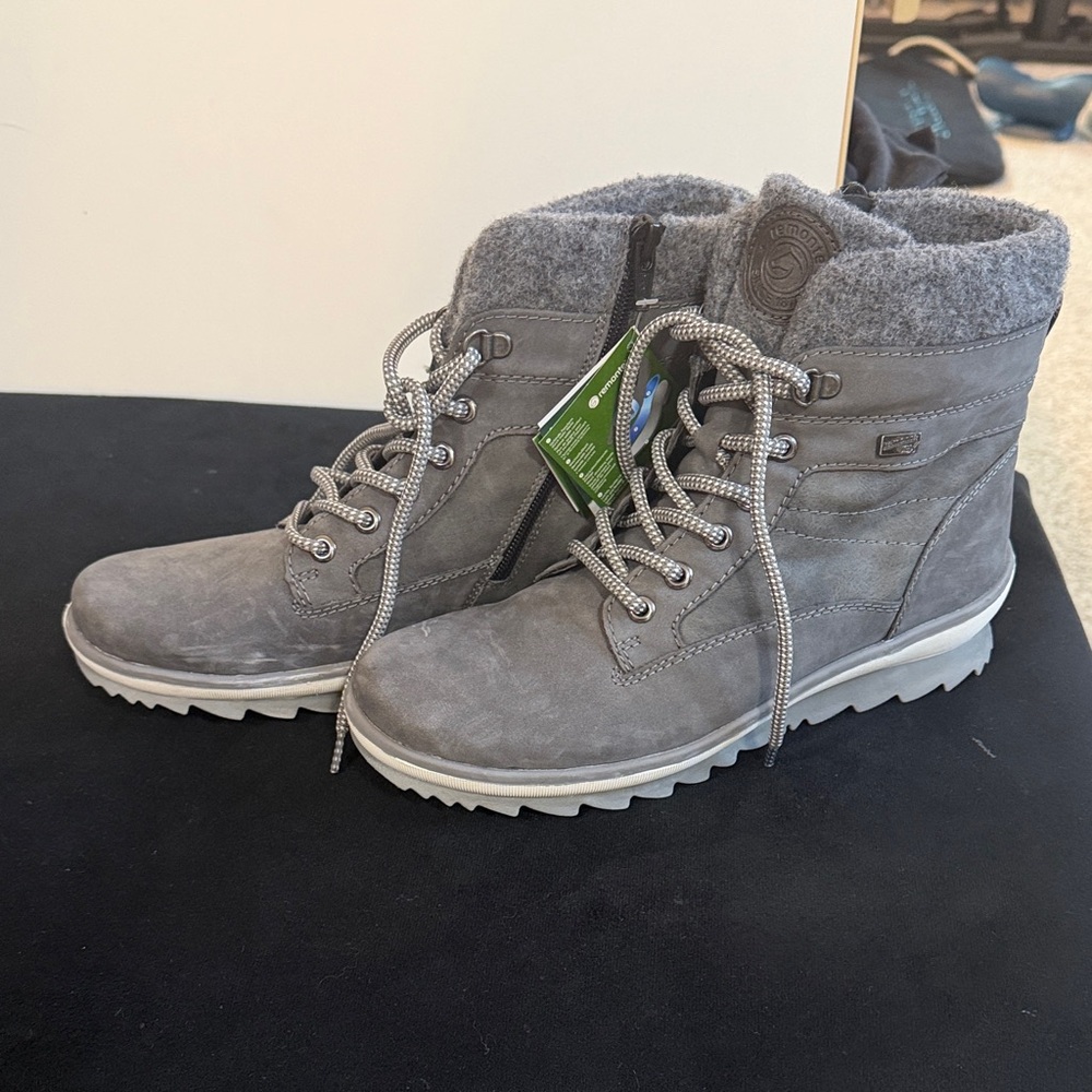 *** NEW ***Remonte Gray Ankle Boots with White Soles